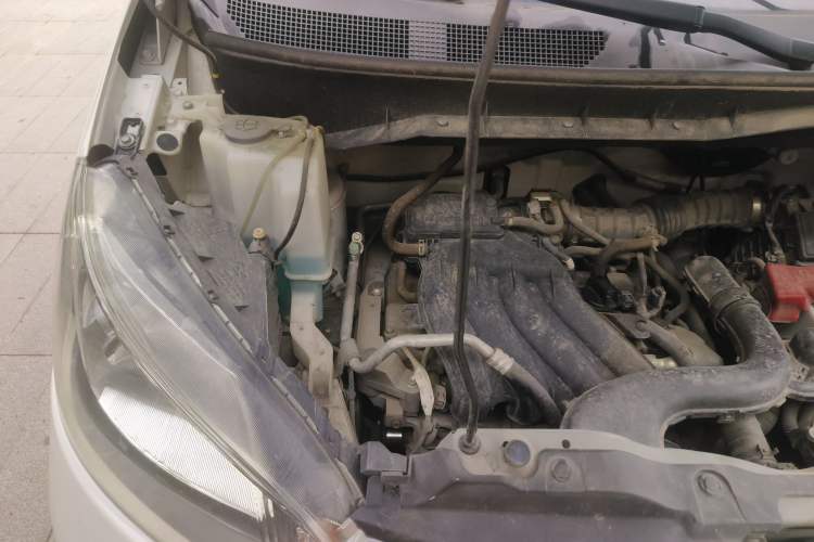 Used Nissan NV200 2018 1.6L CVT Luxury Model Engine Bay Right