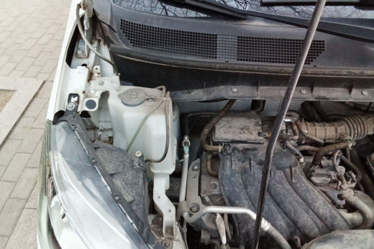 Used Nissan NV200 2018 1.6L CVT Luxury Model Engine Bay Right