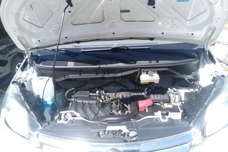 Used Nissan NV200 2018 1.6L CVT Luxury Model Engine Bay