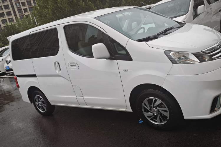Used Nissan NV200 2018 1.6L CVT Luxury Model Exterior 2