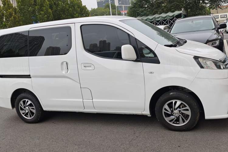 Used Nissan NV200 2018 1.6L CVT Luxury Model Exterior 2