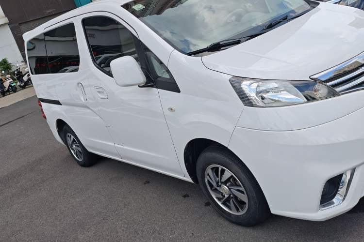 Used Nissan NV200 2018 1.6L CVT Luxury Model Exterior 2