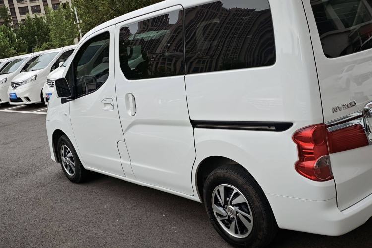 Used Nissan NV200 2018 1.6L CVT Luxury Model Exterior 3
