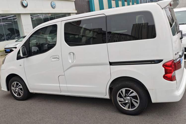 Used Nissan NV200 2018 1.6L CVT Luxury Model Exterior 3