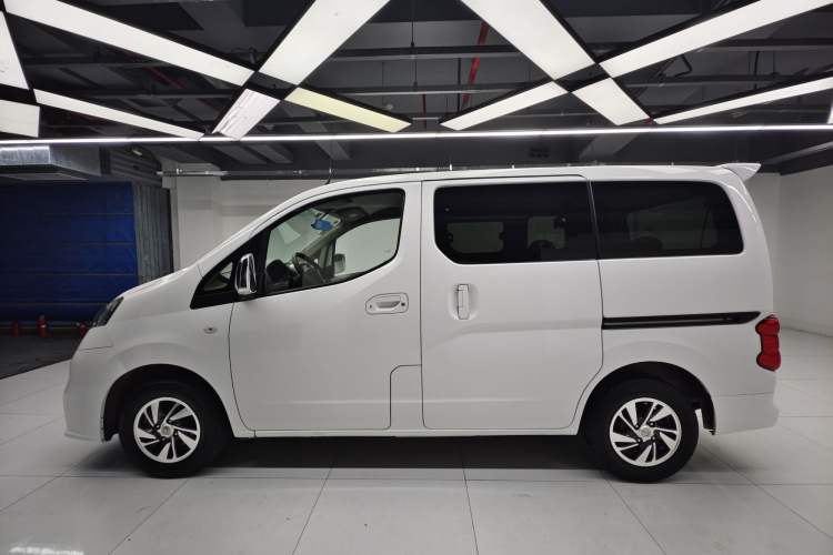 Used Nissan NV200 2018 1.6L CVT Luxury Model Exterior 4