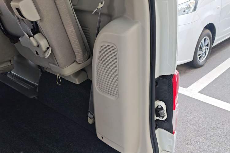 Used Nissan NV200 2018 1.6L CVT Luxury Model Exterior 5