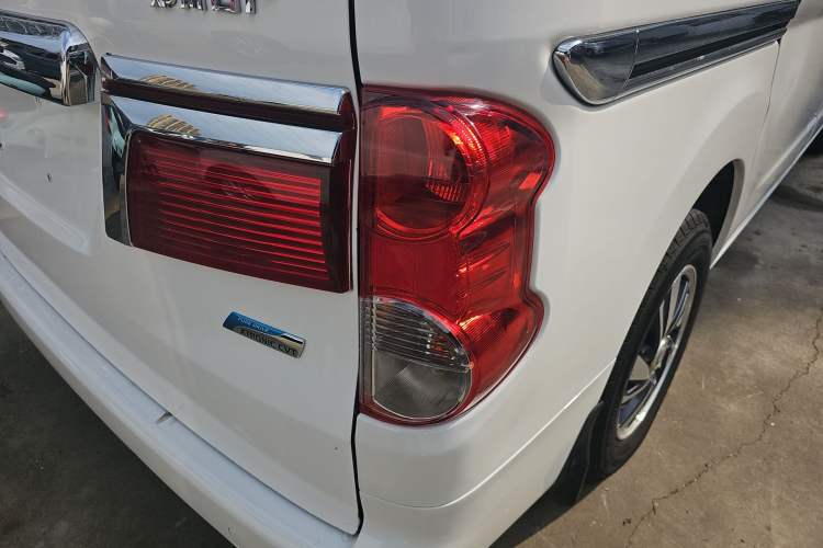 Used Nissan NV200 2018 1.6L CVT Luxury Model Exterior 6