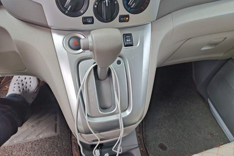 Used Nissan NV200 2018 1.6L CVT Luxury Model Gear Lever