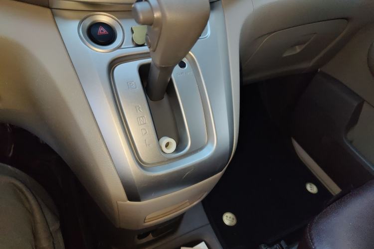 Used Nissan NV200 2018 1.6L CVT Luxury Model Gear Lever