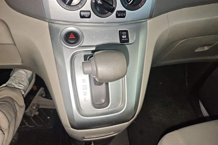 Used Nissan NV200 2018 1.6L CVT Luxury Model Gear Lever