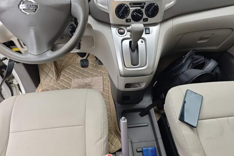 Used Nissan NV200 2018 1.6L CVT Luxury Model Gear Lever