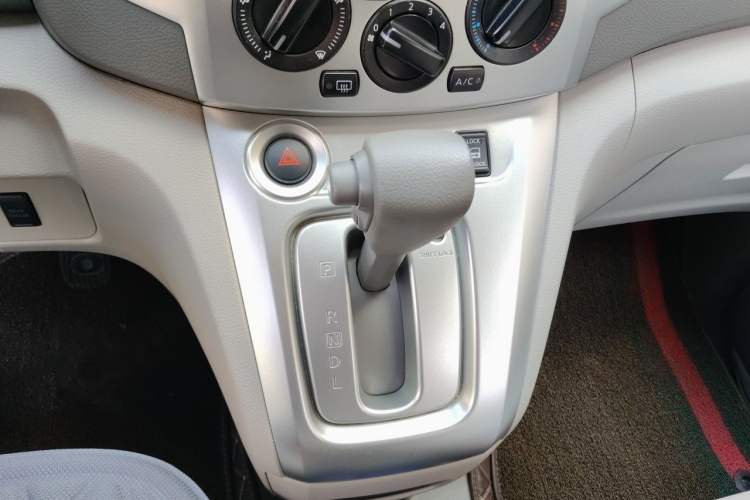 Used Nissan NV200 2018 1.6L CVT Luxury Model Gear Lever