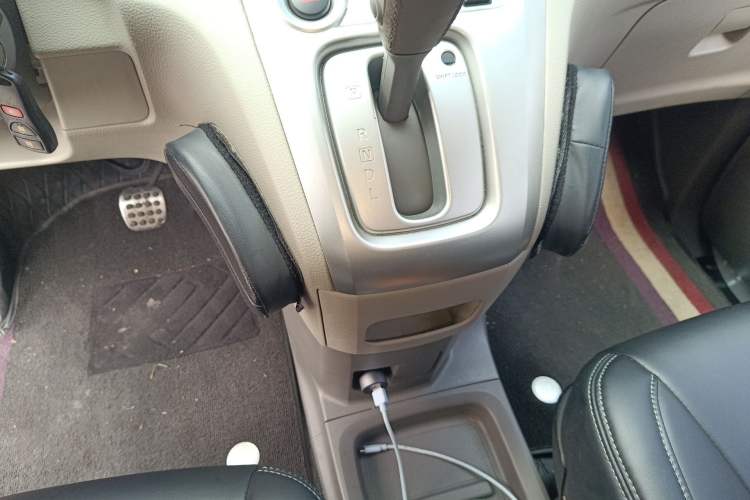 Used Nissan NV200 2018 1.6L CVT Luxury Model Gear Lever