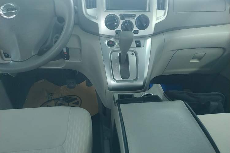 Used Nissan NV200 2018 1.6L CVT Luxury Model Gear Lever
