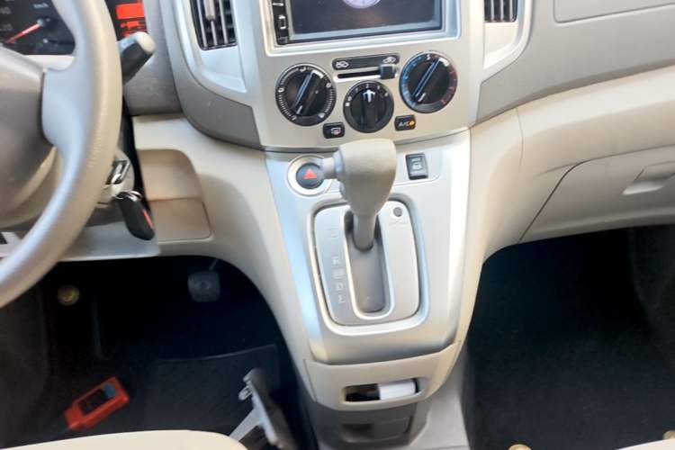 Used Nissan NV200 2018 1.6L CVT Luxury Model Gear Lever