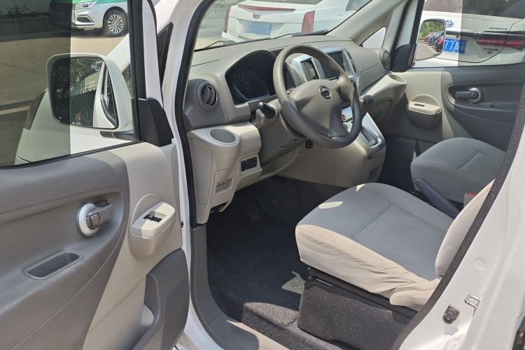 Used Nissan NV200 2018 1.6L CVT Luxury Model Interior 2