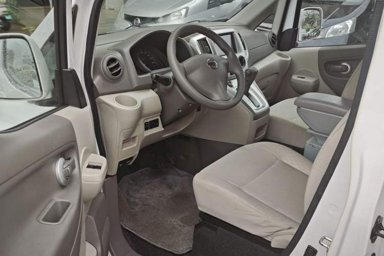 Used Nissan NV200 2018 1.6L CVT Luxury Model Interior 2