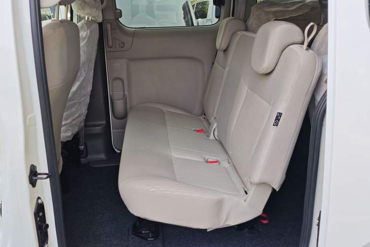 Used Nissan NV200 2018 1.6L CVT Luxury Model Interior 3