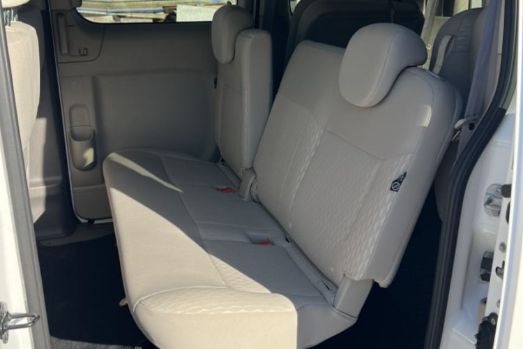 Used Nissan NV200 2018 1.6L CVT Luxury Model Interior 3