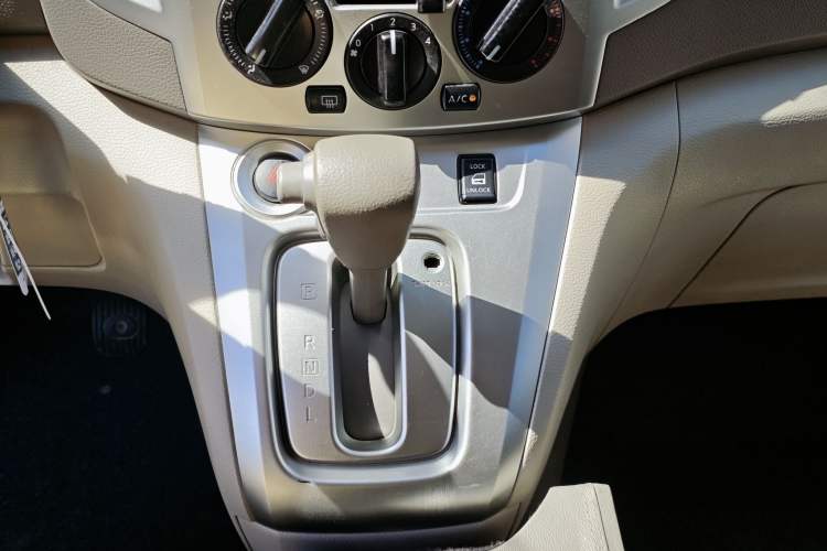 Used Nissan NV200 2018 1.6L CVT Luxury Model Interior 3