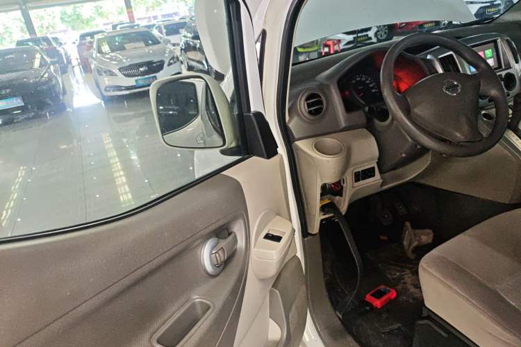 Used Nissan NV200 2018 1.6L CVT Luxury Model Interior 3