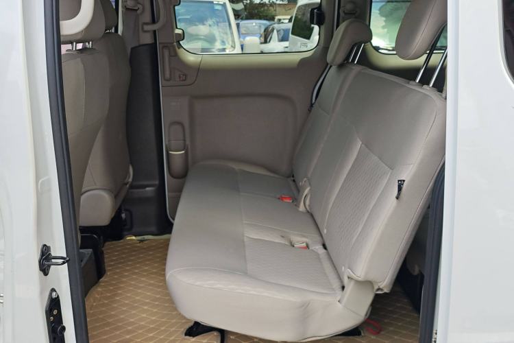 Used Nissan NV200 2018 1.6L CVT Luxury Model Interior 4
