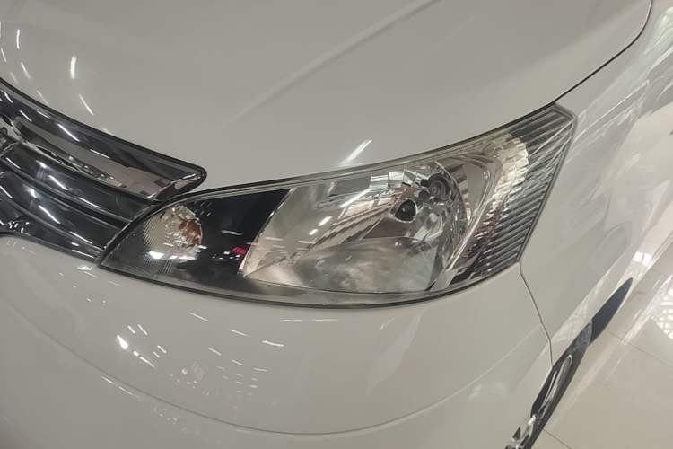 Used Nissan NV200 2018 1.6L CVT Luxury Model Left Front Headlight