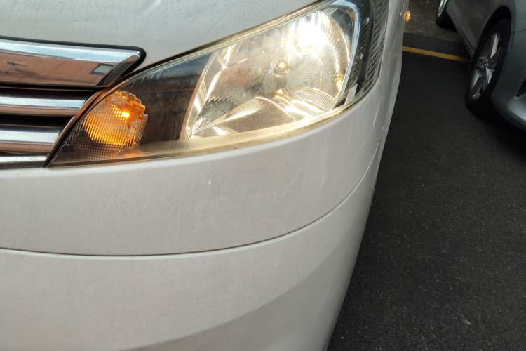 Used Nissan NV200 2018 1.6L CVT Luxury Model Left Front Headlight