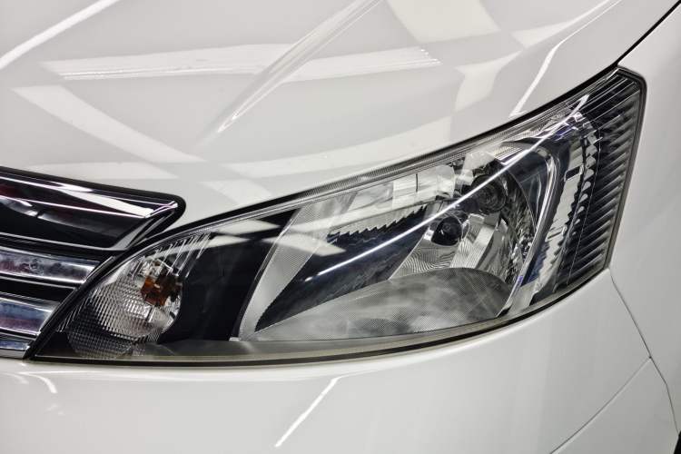Used Nissan NV200 2018 1.6L CVT Luxury Model Left Front Headlight