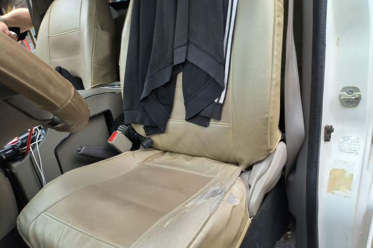 Used Nissan NV200 2018 1.6L CVT Luxury Model Left Front Seat