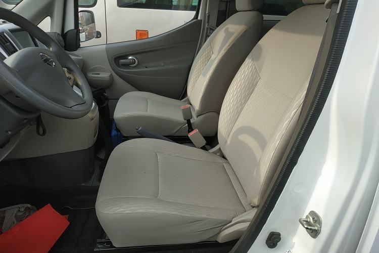 Used Nissan NV200 2018 1.6L CVT Luxury Model Left Front Seat