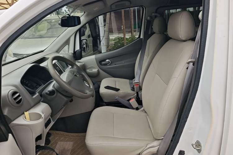 Used Nissan NV200 2018 1.6L CVT Luxury Model Left Front Seat