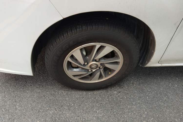 Used Nissan NV200 2018 1.6L CVT Luxury Model Left Front Wheel Hub