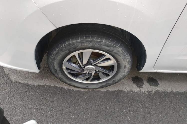 Used Nissan NV200 2018 1.6L CVT Luxury Model Left Front Wheel Hub