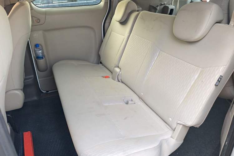 Used Nissan NV200 2018 1.6L CVT Luxury Model Left Rear Seat