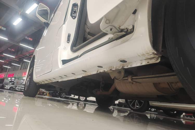 Used Nissan NV200 2018 1.6L CVT Luxury Model Left Side Sill