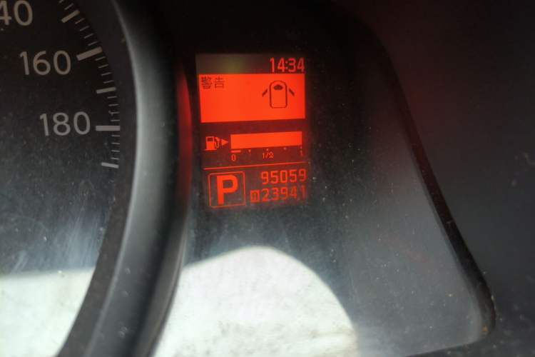 Used Nissan NV200 2018 1.6L CVT Luxury Model Odometer Close Up