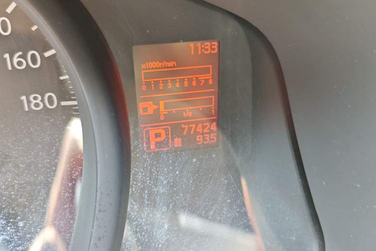 Used Nissan NV200 2018 1.6L CVT Luxury Model Odometer Close Up