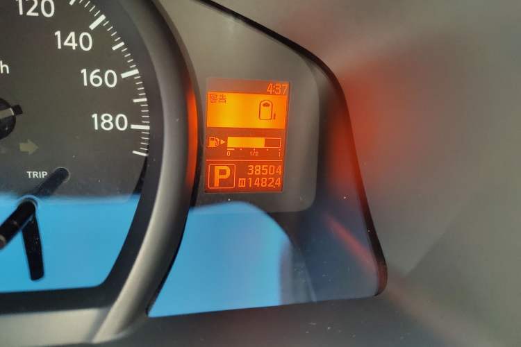Used Nissan NV200 2018 1.6L CVT Luxury Model Odometer Close Up