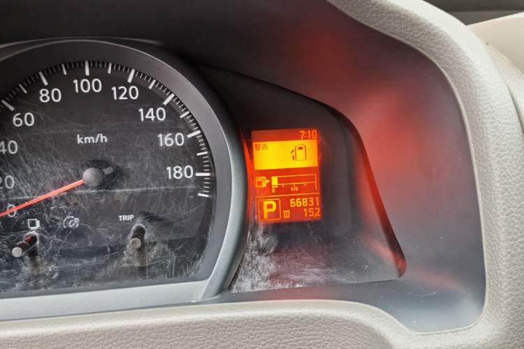 Used Nissan NV200 2018 1.6L CVT Luxury Model Odometer Close Up