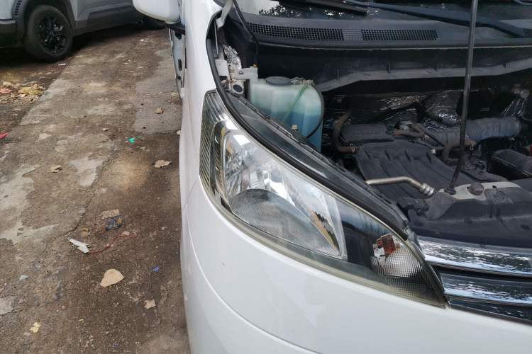 Used Nissan NV200 2018 1.6L CVT Luxury Model Right Front Headlight