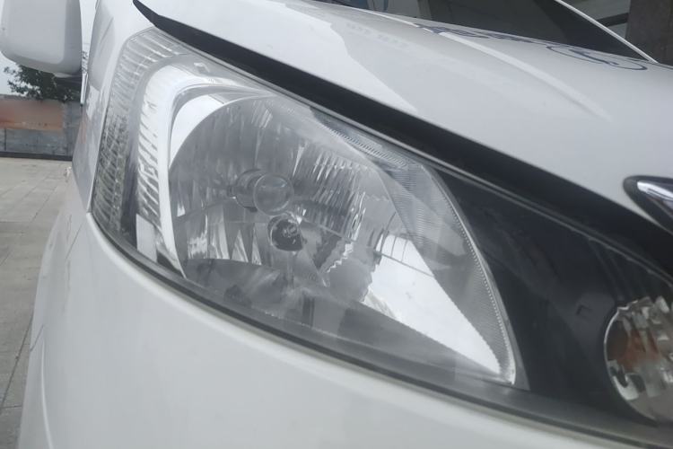 Used Nissan NV200 2018 1.6L CVT Luxury Model Right Front Headlight