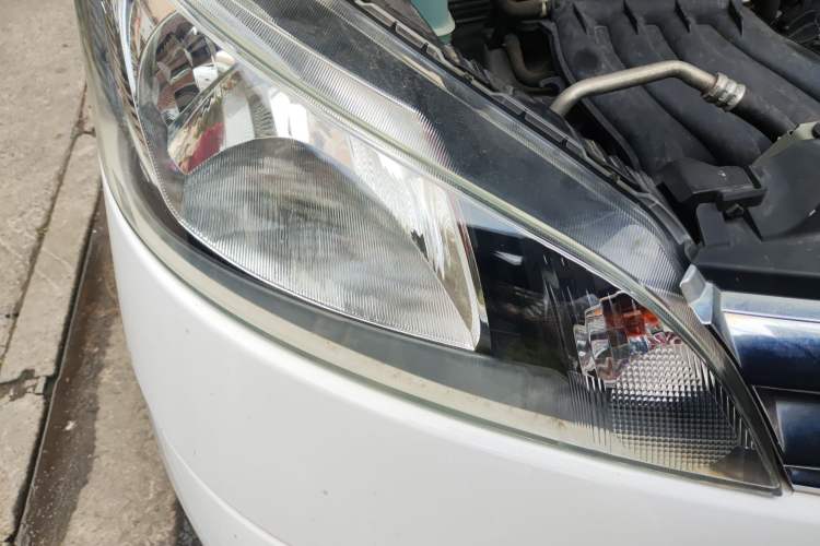 Used Nissan NV200 2018 1.6L CVT Luxury Model Right Front Headlight