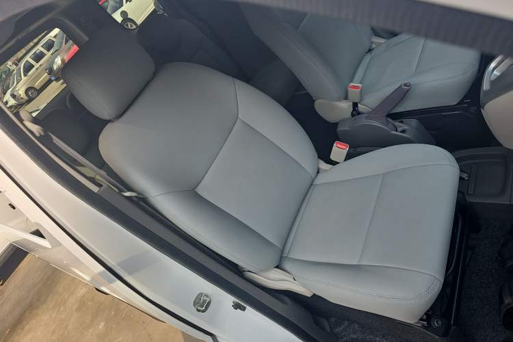 Used Nissan NV200 2018 1.6L CVT Luxury Model Right Front Seat