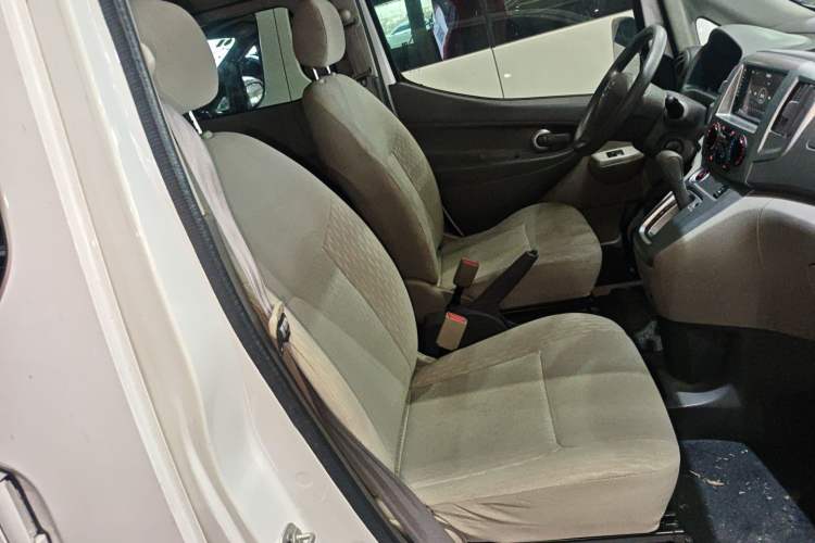 Used Nissan NV200 2018 1.6L CVT Luxury Model Right Front Seat
