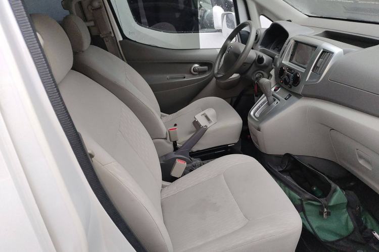 Used Nissan NV200 2018 1.6L CVT Luxury Model Right Front Seat