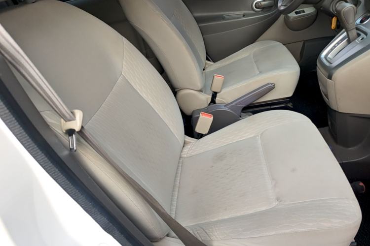 Used Nissan NV200 2018 1.6L CVT Luxury Model Right Front Seat
