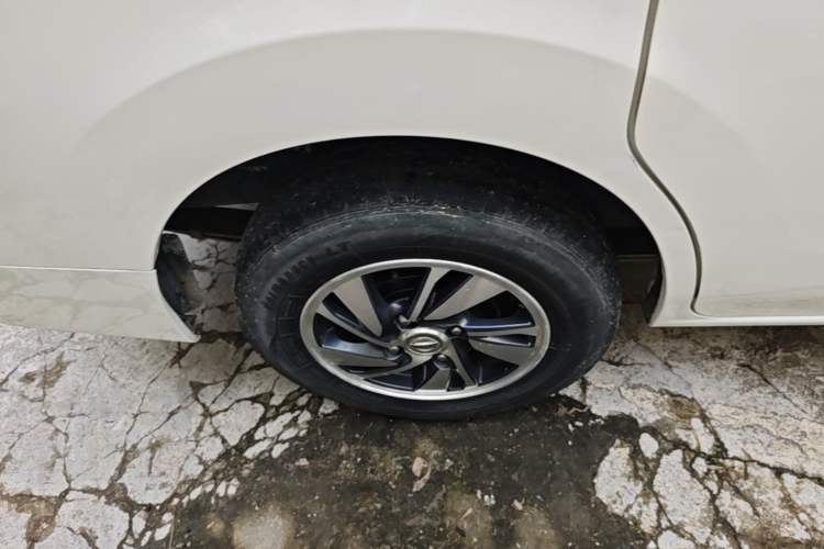 Used Nissan NV200 2018 1.6L CVT Luxury Model Right Rear Wheel Hub