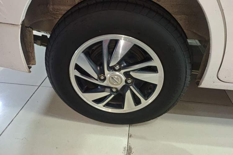 Used Nissan NV200 2018 1.6L CVT Luxury Model Right Rear Wheel Hub