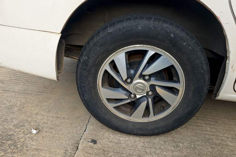 Used Nissan NV200 2018 1.6L CVT Luxury Model Right Rear Wheel Hub